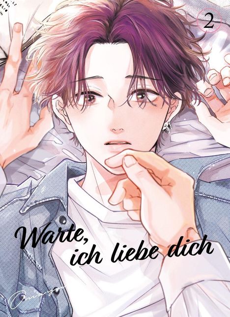 "Warte, ich liebe dich." Illustration: Person mit lila Haaren und Ohrring, liegt umgeben von Händen, emotionaler Ausdruck.