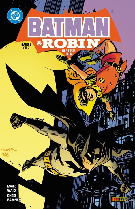 BATMAN & ROBIN, BAND 2 VON 2, DAS ERSTE JAHR, zeigt Batman und Robin, die über eine Stadt fliegen.