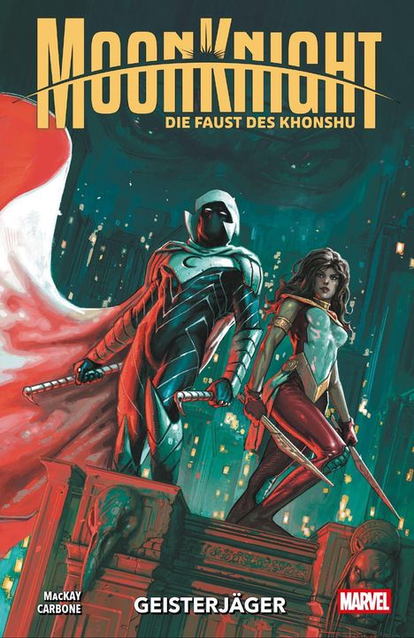 "MOON KNIGHT: DIE FAUST DES KHONSHU" zeigt einen Helden in Rüstung mit Kapuze und Stäben neben einer Frau in moderner Rüstung.