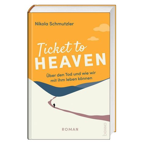 "Ticket to Heaven" von Nikola Schmutzler. Ein einsamer Wanderer auf einem gewundenen Pfad vor Bergkulisse.