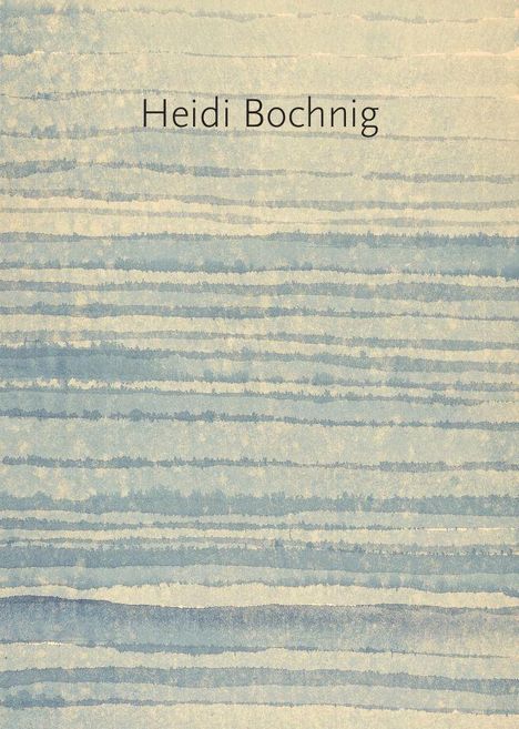 Text: "Heidi Bochnig". Hintergrund mit gleichmäßigen, horizontalen, blauen und cremefarbenen Streifen.