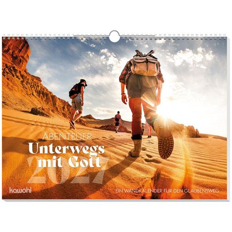 "Abenteuer unterwegs mit Gott 2024. Ein Wandkalender für den Glaubensweg." Drei Personen wandern in der Wüste.