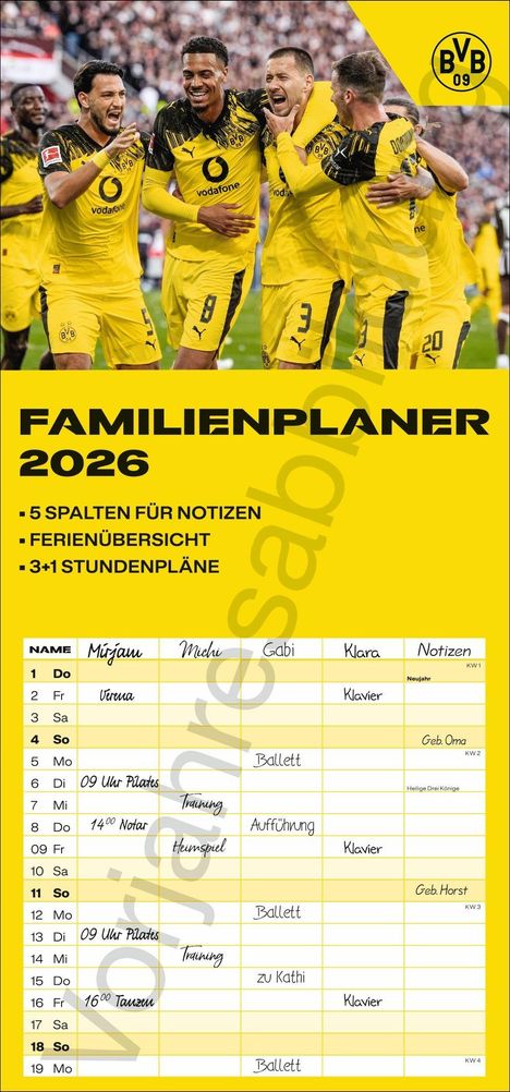 FAMILIENPLANER 2026: 5 SPALTEN FÜR NOTIZEN, FERIENÜBERSICHT, 3+1 STUNDENPLÄNE. Fußballspieler jubeln, BVB-Logo oben rechts.