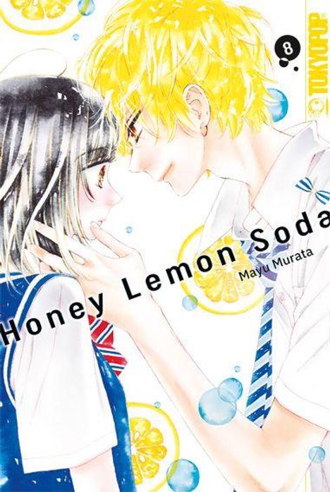„Honey Lemon Soda“ von Mayu Murata. Ein blondhaariger Junge und ein Mädchen mit dunklen Haaren stehen nah beieinander.