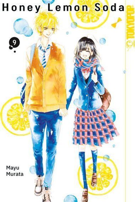 „Honey Lemon Soda“, Band 9. Illustration: Ein blondhaariger Junge hält die Hand eines schwarzhaarigen Mädchens.