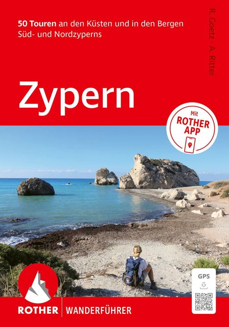 "50 Touren an den Küsten und in den Bergen Süd- und Nordzyperns. Zypern. Mit ROTHER APP." Eine Küstenszene mit Felsen.
