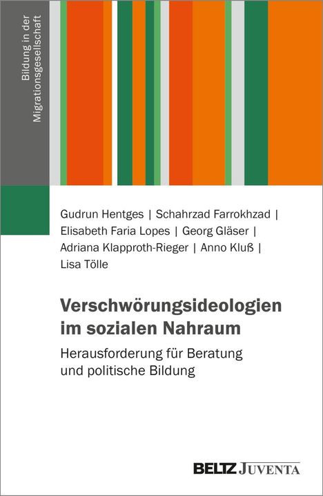 „Verschwörungsideologien im sozialen Nahraum“ steht zentral. Bunte vertikale Streifen, grauer Rand mit "Bildung in der Migrationsgesellschaft".