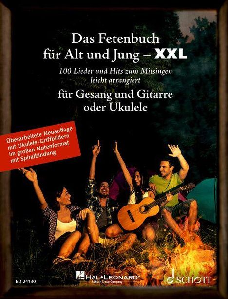 Das Fetenbuch für Alt und Jung – XXL. Menschen am Lagerfeuer singen und spielen Gitarre.