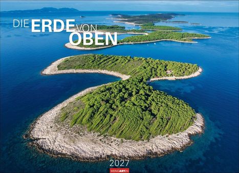 Text: "DIE ERDE VON OBEN", "2027". Luftaufnahme mehrerer grüner Inseln im blauen Meer.