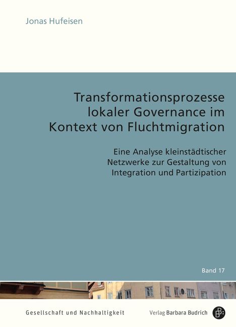 Titel: "Transformationsprozesse lokaler Governance im Kontext von Fluchtmigration". Über hellblauem Hintergrund.