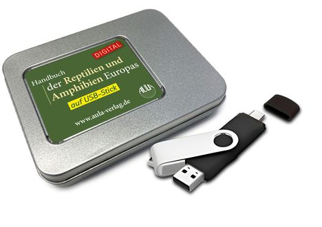 Metallbox mit Beschriftung: "Handbuch der Reptilien und Amphibien Europas auf USB-Stick". Daneben ein USB-Stick.