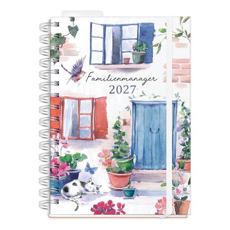 „Familienmanager 2027“ in geschwungener Schrift. Aquarell mit Fenstern, Vogel, Blumentöpfen und schlafender Katze.