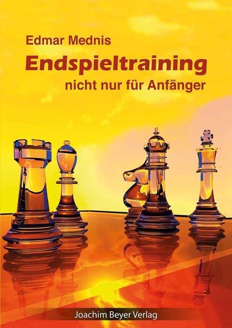„Edmar Mednis, Endspieltraining, nicht nur für Anfänger.“ Schachfiguren vor hellem, orangefarbenem Hintergrund.