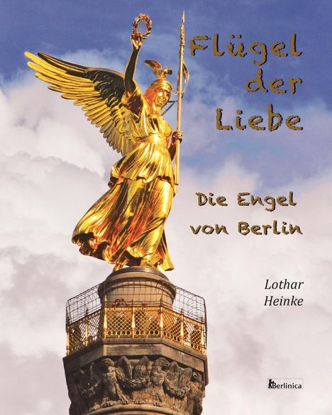 Auf einem Podest steht eine goldene Statue eines Engels mit Flügeln, umgeben von blauem Himmel.