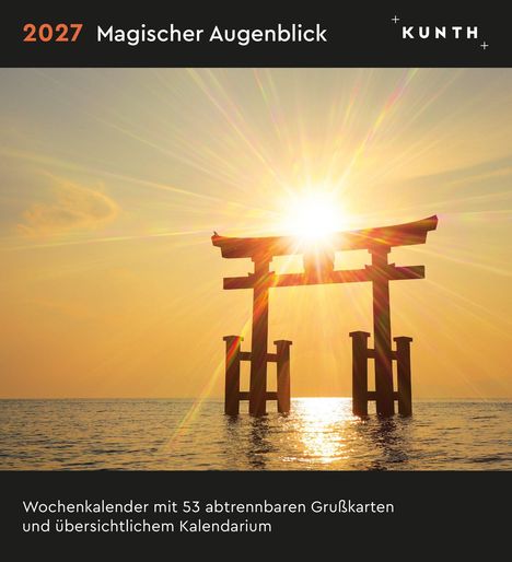 2027 Magischer Augenblick. Wochenkalender mit 53 abtrennbaren Grußkarten. Sonnenuntergang hinter einem Torii im Wasser.