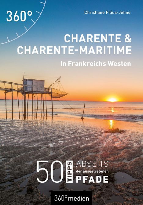 Titel: Charente & Charente-Maritime. Stimmungsvolle Küstenszene bei Sonnenuntergang mit Pfahlbauten und sanften Wellen.
