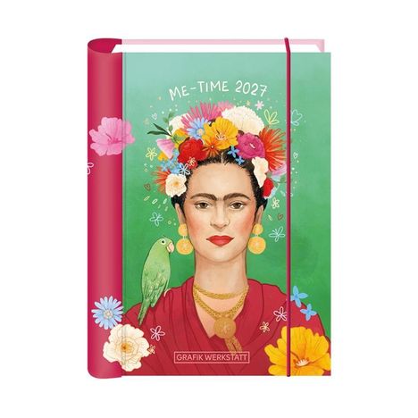 Text: "ME-TIME 2027". Illustration einer Frau mit Blumenkranz, Papagei und grünem Hintergrund.