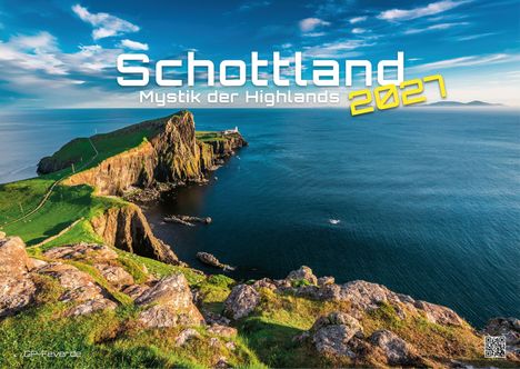 „Schottland 2027 - Mystik der Highlands“. Steile Klippen führen zu einem Leuchtturm am Meer; blaues Wasser und Himmel.
