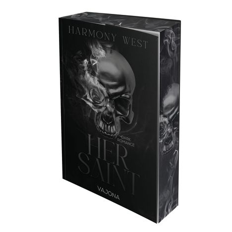 „HARMONY WEST Her Saint Dark Romance Vajona“. Ein dunkles Cover mit einem rauchenden Totenkopf.