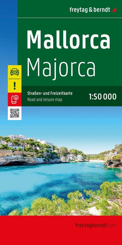 Mallorca Karte, freytag & berndt, 1:50 000. Küstenlandschaft mit klarem Wasser, grünen Bäumen und Felsen.
