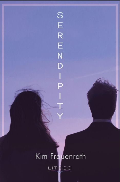 SERENDIPITY, Kim Frauenrath, LITEGO. Zwei Silhouetten von Personen vor einem violetten Himmel.