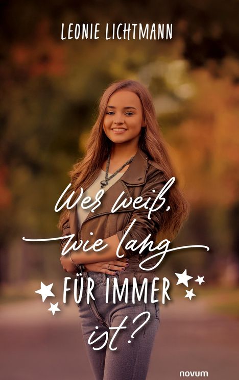 "Cover, novum Verlag." Ein geöffnetes Buch liegt aufgeschlagen, Seiten sind in Nahaufnahme sichtbar.