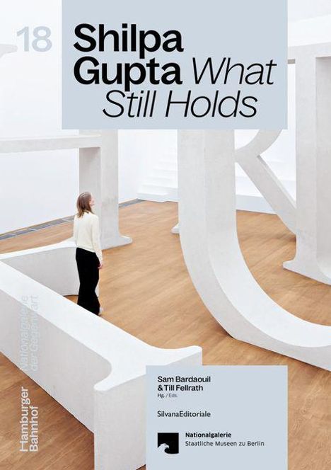 „Shilpa Gupta: What Still Holds“, Nr. 18, „Sam Bardaouil & Till Fellrath“, „SilvanaEditoriale“. Frau in modernem Raum.