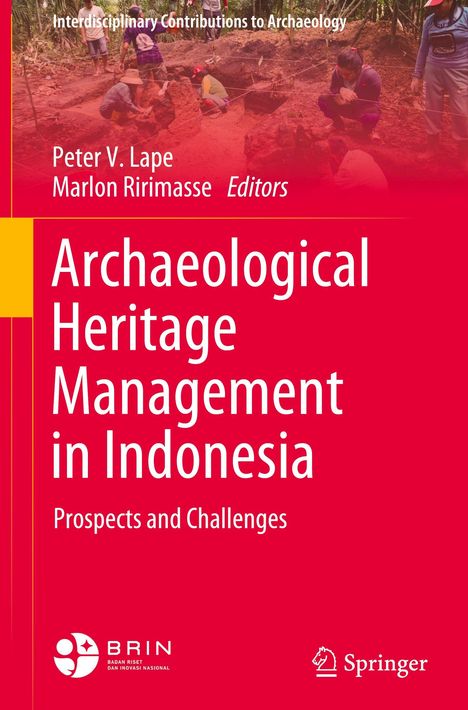 „Archaeological Heritage Management in Indonesia“, roter Hintergrund, Ausgrabungsszene, Logos von BRIN und Springer.