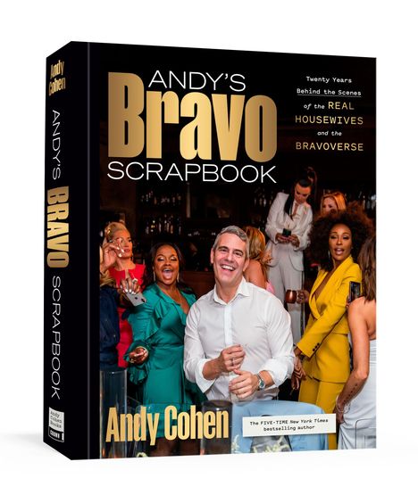"ANDY'S BRAVO SCRAPBOOK", "Twenty Years Behind the Scenes...", "Andy Cohen". Personen beim Feiern.