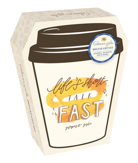 "Kaffeebecher-Illustration mit Text: 'life's short, talk FAST, Gilmore girls'. Logo: 'Gilmore girls, DELUXE GIFT SET'. Beige Design."