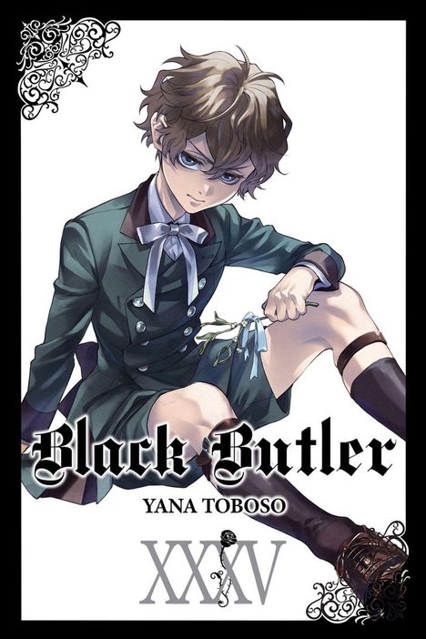 „Black Butler, Yana Toboso, XXXV“. Junge in Schuluniform, sitzt mit ernstem Blick, trägt Kniestrümpfe und hält Blumen.