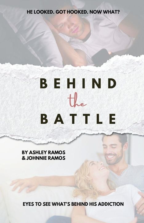 "BEHIND the BATTLE" zeigt oben einen nachdenklichen Mann im Bett und unten ein lächelndes Paar auf einem Sofa.