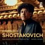 „Symphony No. 7“, „Shostakovich“, „San Diego Symphony Orchestra“, „Rafael Payare“. Ein Mann in einem Konzertsaal.
