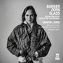 Texte: "BARBER ZORN GLASS", "VIOLIN CONCERTOS PARTITA FOR THE FIREBIRD", "GENEVA LEWIS", "BBC SCOTTISH SYMPHONY ORCHESTRA."

Eine Frau in Jeansjacke mit verschränkten Armen.