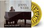 "Jimmy Webb. Yours for the Taking: The Found Songs. Ein Mann spielt Klavier. Rechts eine CD mit gelbem, kreisförmigem Muster."