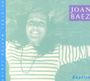 Text: "JOAN BAEZ" oben rechts, "Baptism" unten rechts. Frau mit gestreiftem Shirt liegt lächelnd im Gras.