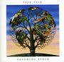 "Talk Talk" und "Laughing Stock". Eine Illustration eines Baumes voller bunter Vögel vor einem blauen Himmel.