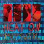 "HEAT ON 150 SWIRL" in kräftigen Farben, rote Porträts von vier Musikern auf blauem Hintergrund.