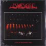 „BUDGIE“ in roter Schrift, darunter „LIVE AT READING 1982“. Eine Bühne mit roter Beleuchtung.