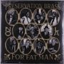 "Preservation Brass", "NOLA", "For Fat Man" und kreisförmige schwarz-weiße Porträts von Musikern.