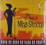 "The Very Best Of Nina Simone". Silhouette einer Frau am Mikrofon, gelb-oranger Hintergrund mit Sternen und einem Mond.
