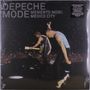 Aufschrift: "Depeche Mode Memento Mori: Mexico City". Zwei Musiker auf der Bühne vor großem Publikum.