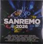 Text: SANREMO 2026. Namen wie Arisa, Malika Ayane, J-AX. Bunter Blumengarten mit blauem Hintergrund.