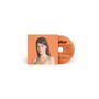 CD mit orangefarbenem Cover, zu sehen ist eine Frau mit braunen Haaren auf orangefarbenem Hintergrund.