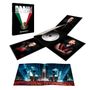 „RAMMSTEIN LIVE IN MEXICO CITY“. Boxset mit CD, Fotos der Bandmitglieder und Konzert mit Lichteffekten und großer Menschenmenge.