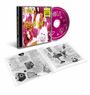 Ein CD-Cover mit gelben Texten "Hole" und "Pretty on the Inside". Ein pinkfarbener CD mit weißen Symbolen. Ein aufgeklapptes Booklet mit schwarz-weißen Grafiken und handgeschriebenen Notizen.