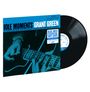 "Idle Moments Grant Green, Blue Note Essential Vinyl Series. Bild einer Hand, die Gitarre spielt, mit Schallplatte."