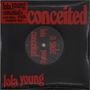 Text: "lola young, conceited, a side, on ltd edition transparent vinyl." Schwarze Hülle mit rotem Text, Schallplatten-Design.