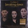 "The Twilight Saga: Breaking Dawn Part 2" oben; "Original Motion Picture Soundtrack" unten. Drei ernste Gesichter.
