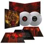 "Stranger Things 5" auf zwei transparenten Vinyls, umgeben von illustrierten Covern mit Seriencharakteren und roten Akzenten.